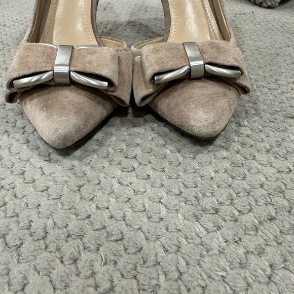 Size 7 heels, nude color - Picture 4 of 6